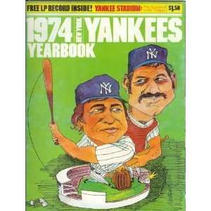   New York Yankees Official Year Book   MLB Photos: Sports & Outdoors