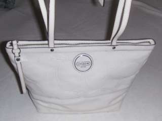 COACH 1OO% AUTHENTIC PATENT LEATHER HANDBAG. AWESOME! $328 WOW!  
