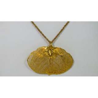 Vtg Detailed Gold Leaf Open Work Pendant Necklace w/ Chain Fashion 