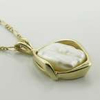 Splendid Vintage 14K Yellow Gold Baroque Pearl Pendant W/ 18 Necklace 