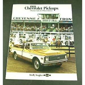  1971 71 Chevy CHEVROLET TRUCK BROCHURE Pickup C10 K20 