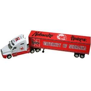   2002 Die Cast Tractor Trailer:  Sports & Outdoors