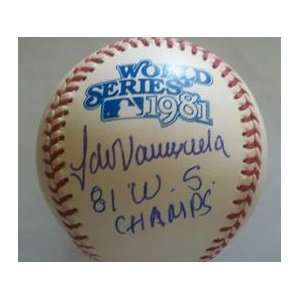  Fernando Valenzuela Autographed Baseball   1981 World 