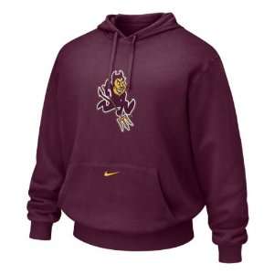   Nike Classic Logo Tackle Twill Hooded Sweatshirt: Sports & Outdoors