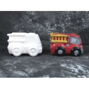   bisque unpainted CC0197B Fire Truck Bank 6.5x4: Everything Else