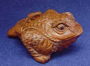 Q1349 Japanese Boxwood Netsuke  3 leg toad  