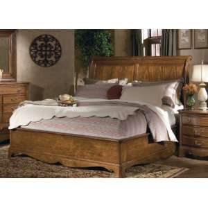   Americana Sleigh Bed in Medium Brown Finish: Furniture & Decor