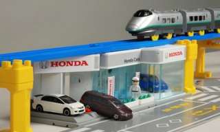 TOMICA TOWN Honda Dealer Battery Operated BUILDING NEW  