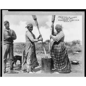  Seminole Indian women grinding corn for sofka,Oklahoma 