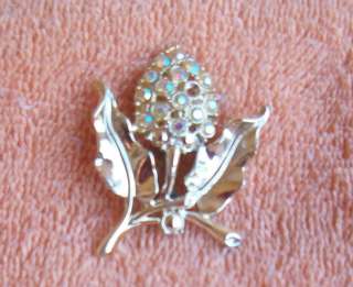 Vintage Costume Jewelry Metal Cluster Pin 37  