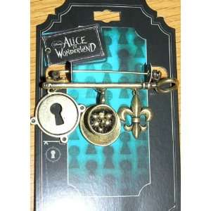  Alice in Wonderland Key Charm Pin Toys & Games