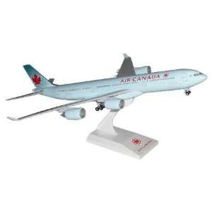  Air Canada A340 500 1 200 W/GEAR Skymarks Toys & Games