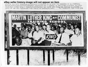 1950 PHOTOGRAPH LINKING MARTIN LUTHER KING COMMUNISTS  