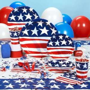  Creative Converting Patriotism Deluxe Party Kit (8 guests 