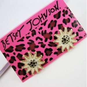  Betsey Johnson daisy flower Earrings NEW: Everything Else